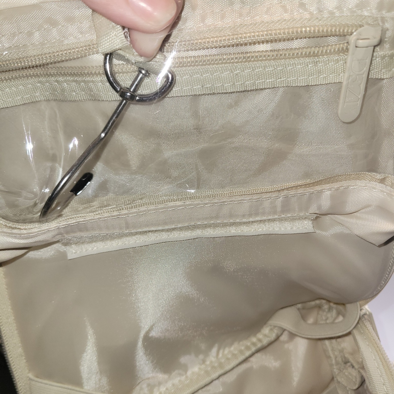 Dezi Skin Travel Bag Cream Beige Ribbed Hanging Toiletry Cosmetic Case Be091 New — image 8 of 8